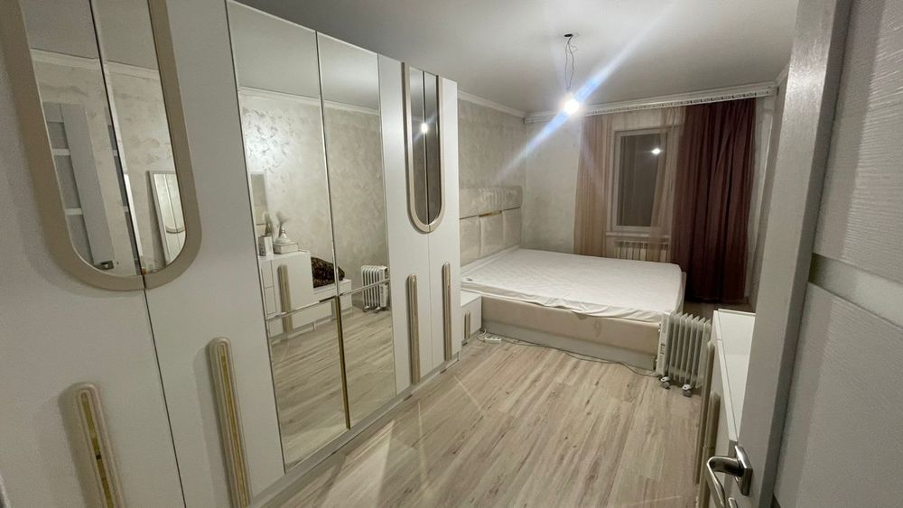 Продам спальный гарнитура.