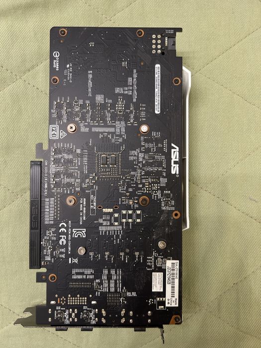 NVIDIA GeForce GTX 1060 6 gb Asus Dual White