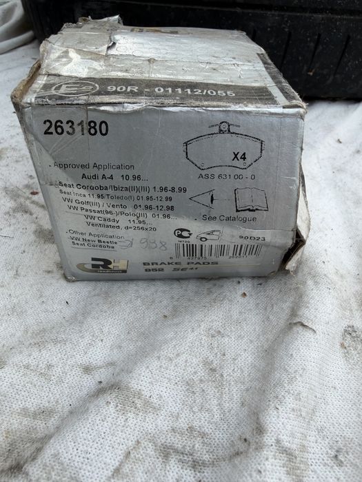 Нови предни накладки Roadhouse 2631.80 – Audi A4 VW Golf Passat Polo Seat