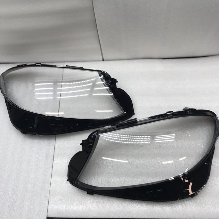 Стекло фары Mercedes W213 мерседес