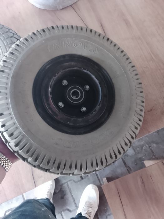 Roți pentru scuter/cărucior electric pentru persoane cu dizabilități