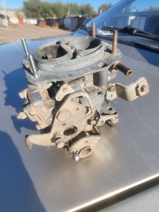 Продам карбюратор 21083