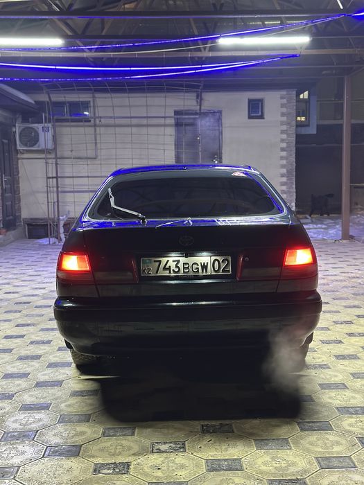 Carina E 1994 года 1.6 обьем