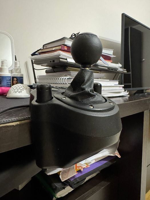 Volan logitech G29 cu schimbător impecabil