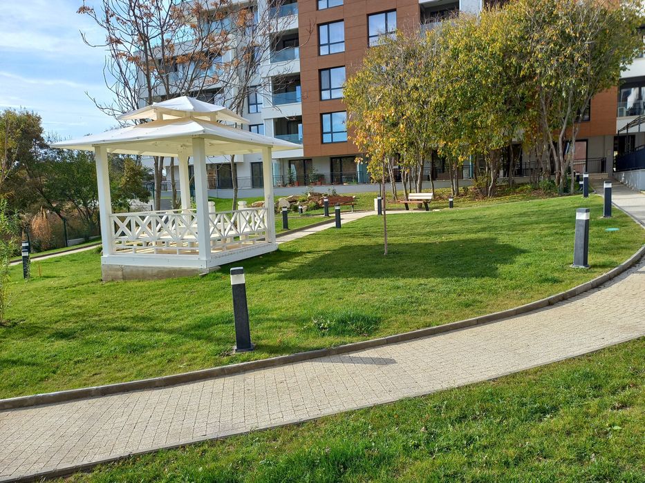 Дава се под наем Двустаен апартамент в к.к. Св.Св. Константин и Елена - 59 кв.м за 663 € - Снимка #1