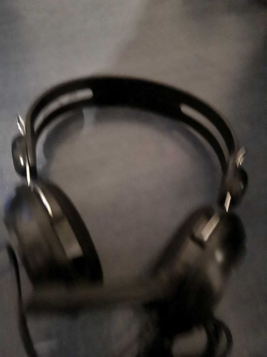 слушалки с микрофон