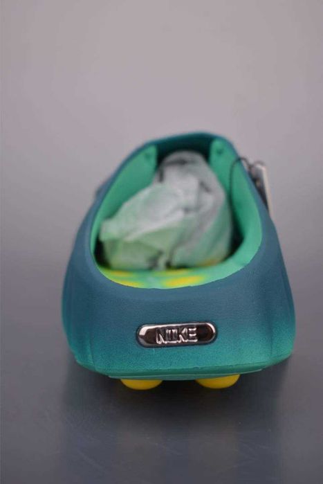 Продавам нови мъжки чехли с кутия Nike Mind 001  green