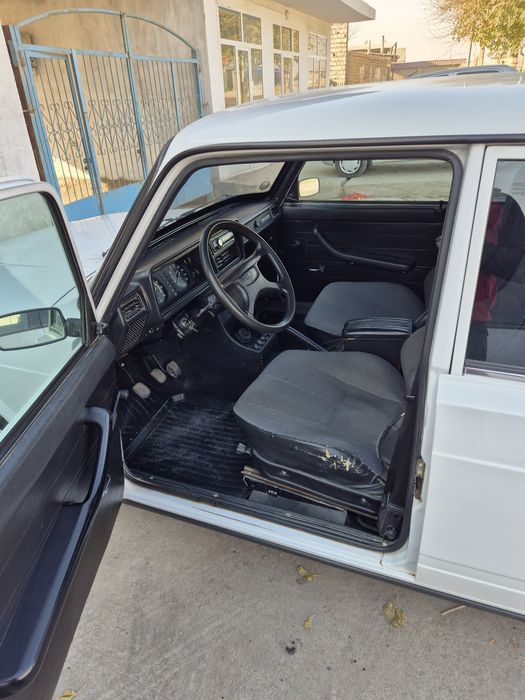 Vaz 2107 sotiladi 2008