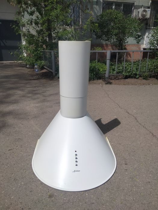 Продам вытяжку в рабочем положении!