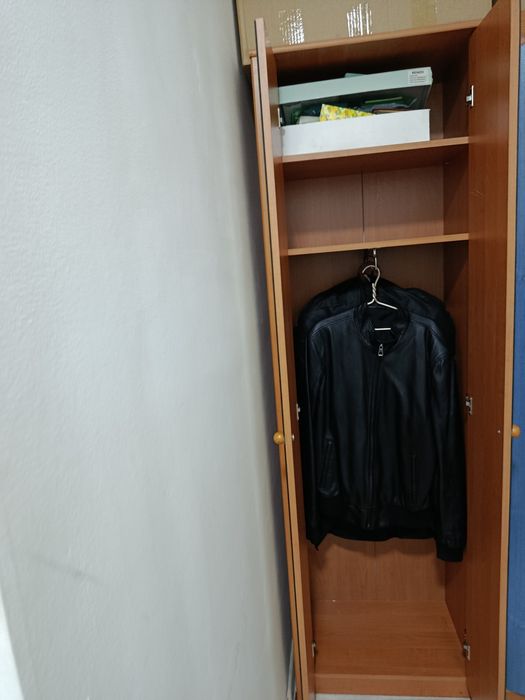 Продаётся зеркальный шкаф детский