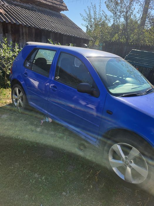 Vând golf 4 an 2002