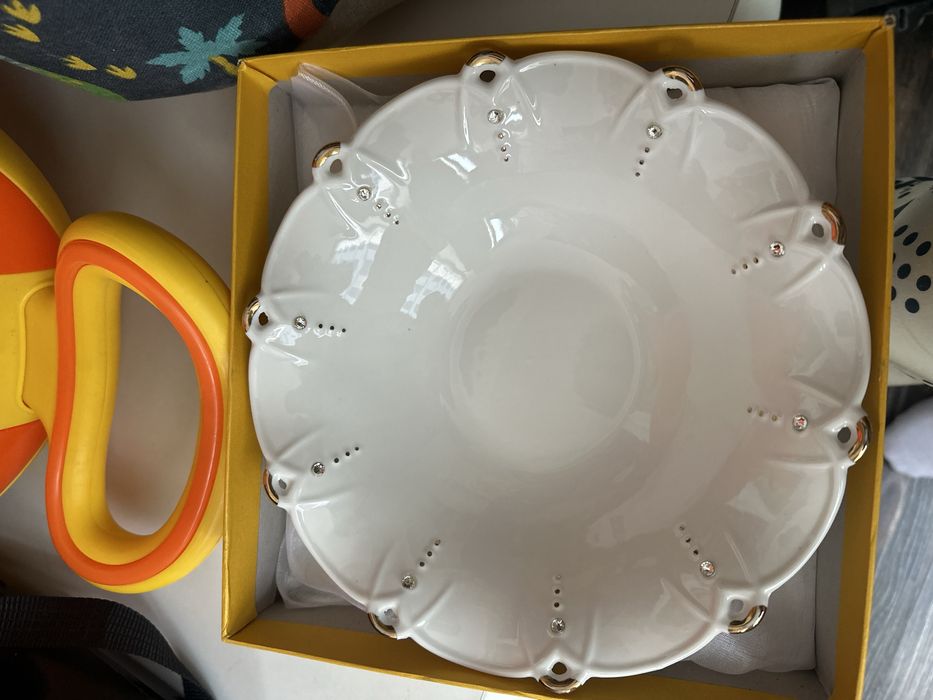 Белые посуды продам за наличку