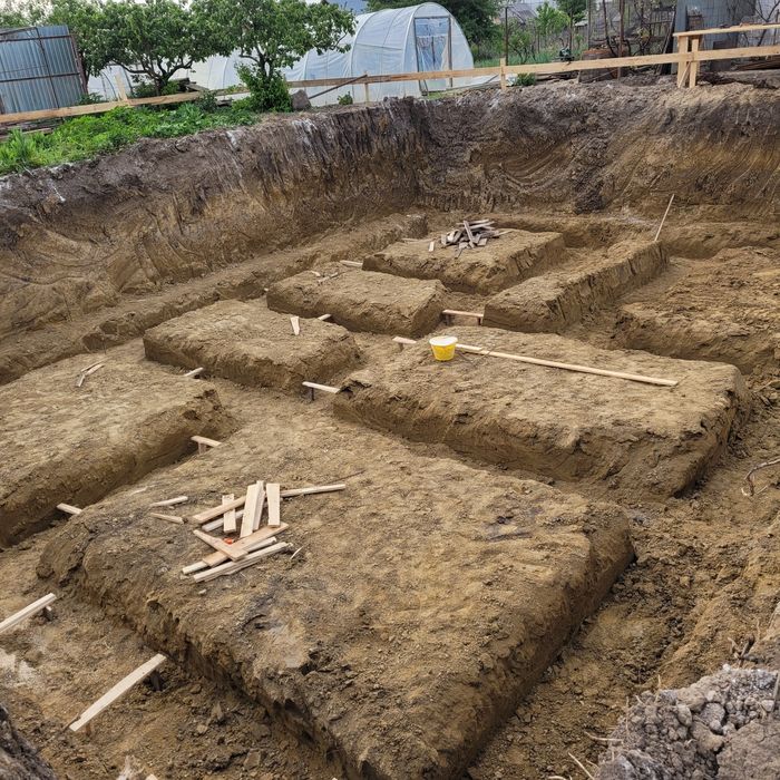 Excavări săpături demolări miniexcavator picon excavator prestări serv