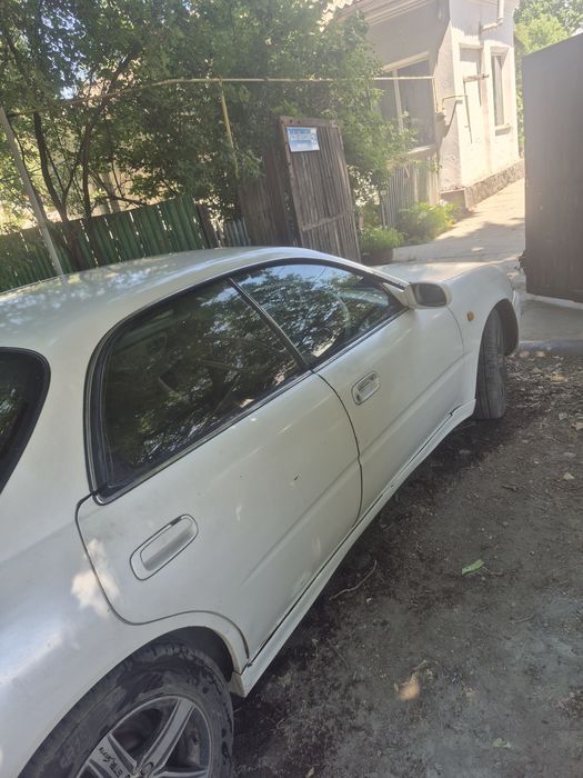 Продам тайоту карину ед