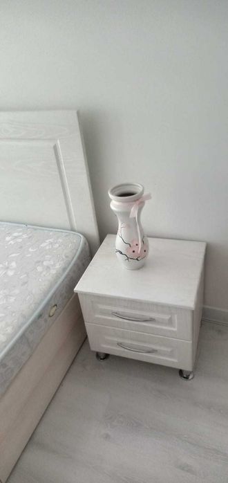 двухспальная кровать