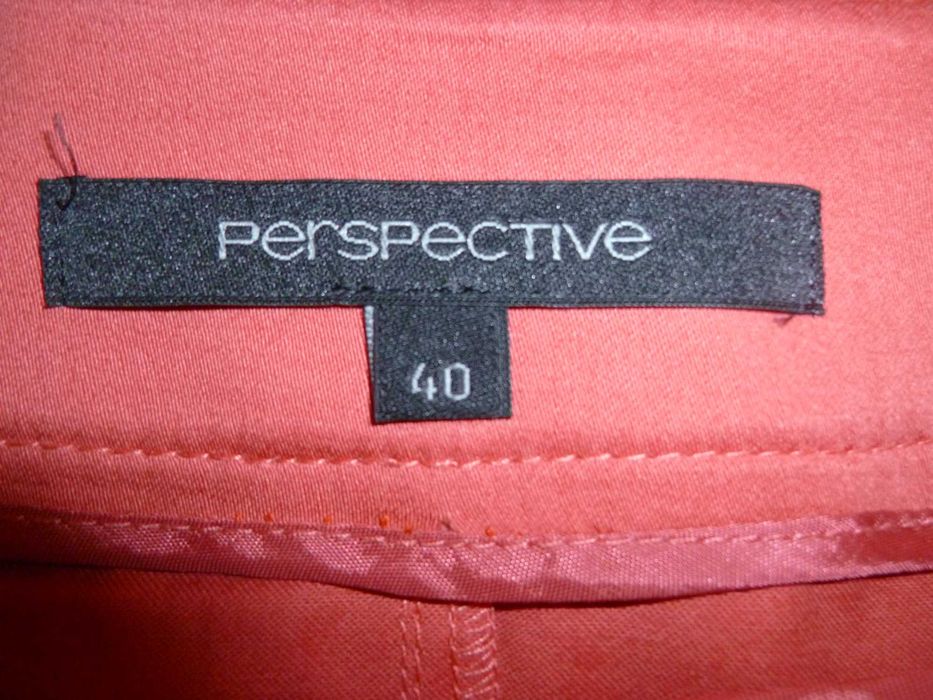 Продам комплект: жакет и юбка бренда Perspective