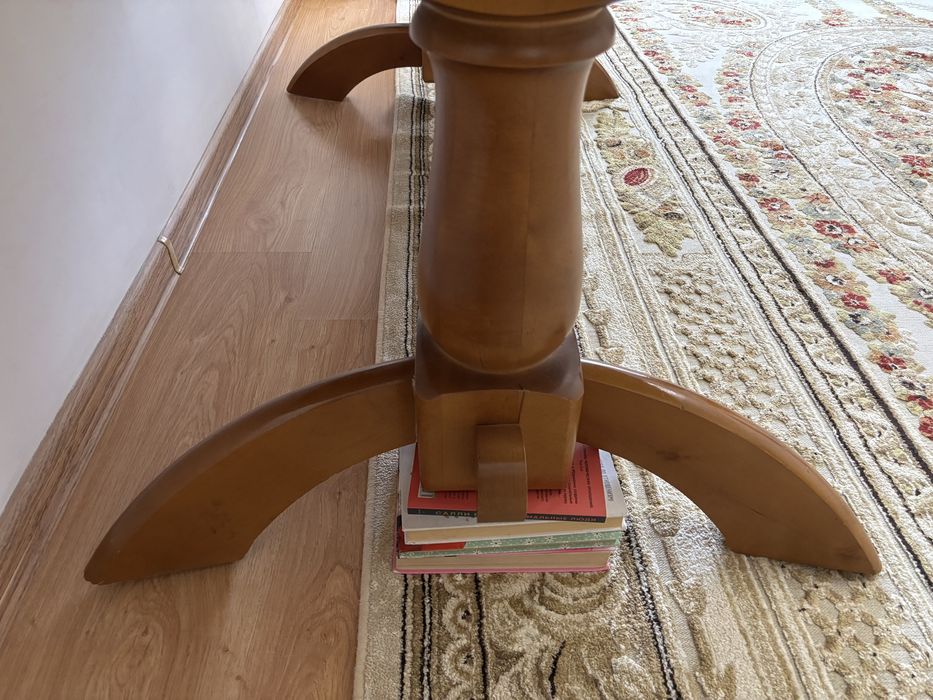 Стол в отличном состоянии