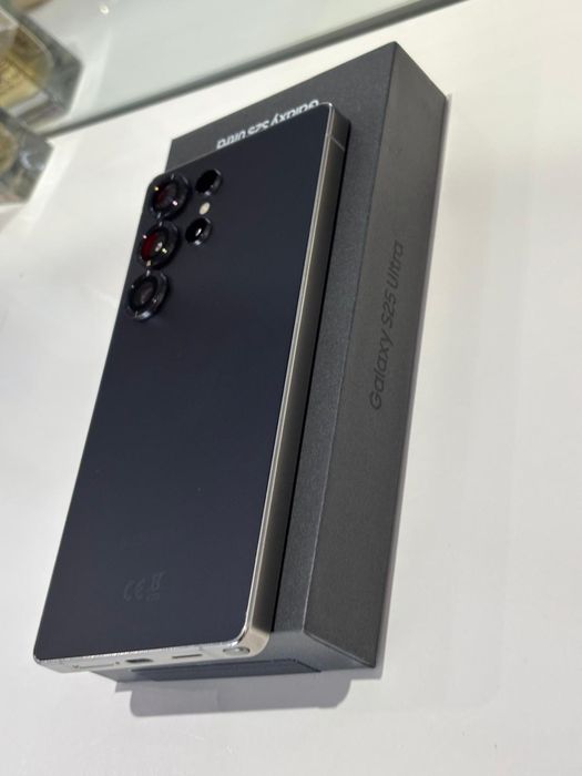 Samsung galaxy s25 ultra-като нов