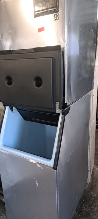 Ледогенератор 210кг професионален HOSHIZAKI  трошен лед NUGGET