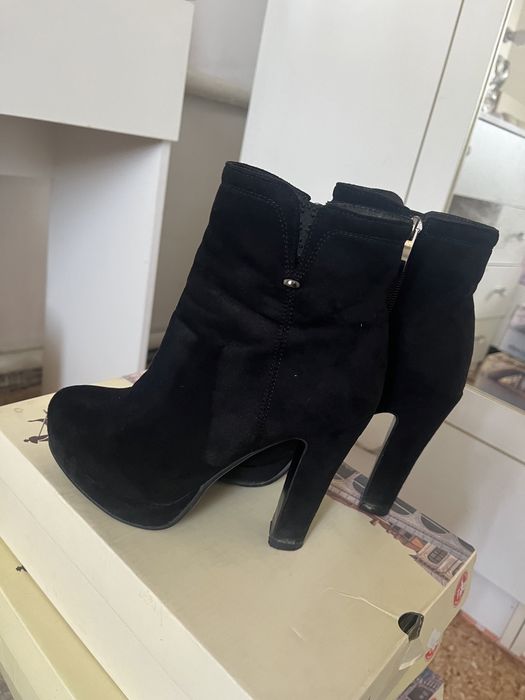 Продам обувь женский 35 размер