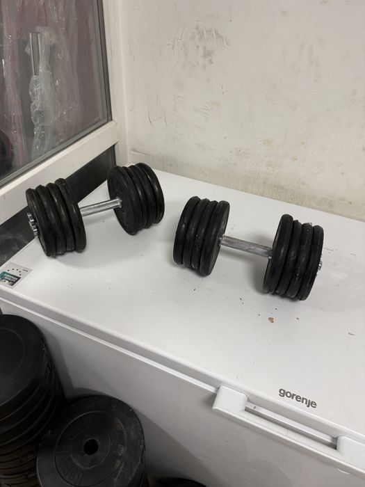Gantere reglabile cauciuc noi 12 kg+12 kg=24 kg. Pret 200 lei