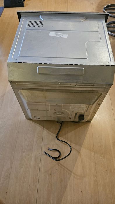 Продавам фурна за вграждане GRUNDIG