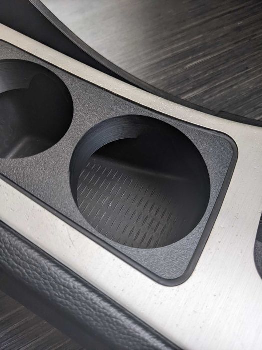 BMW E90 E91 E92 E93 - аксесоари, поставки за чаши, къпхолдъри и др.