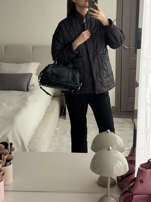 Черная стеганая куртка