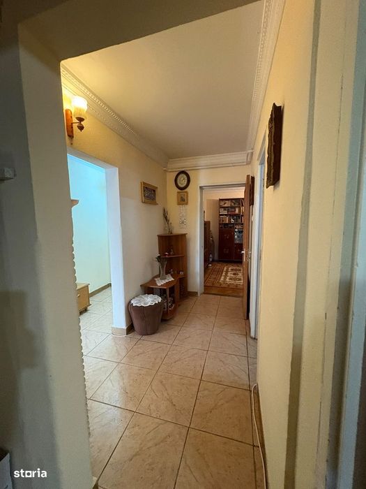 3 decomandate Mazepa 1, et. 3-77.000e neg