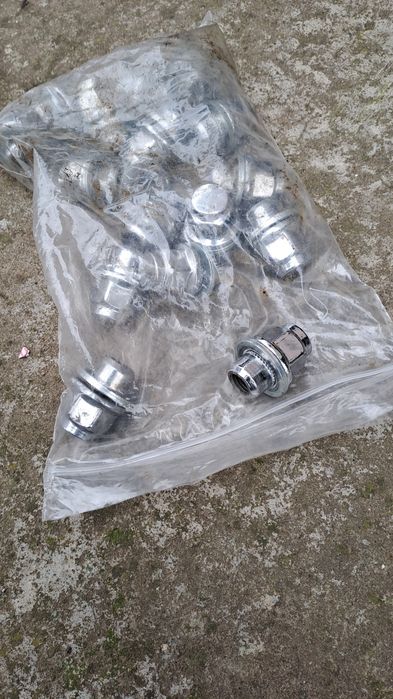 Vând 4 jante 4x108 cu anvelope