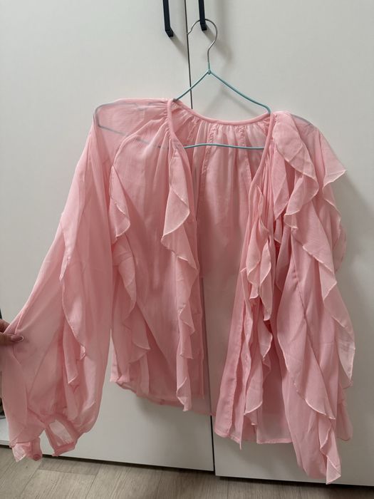 Блузка с рюшами, абсолютно новая