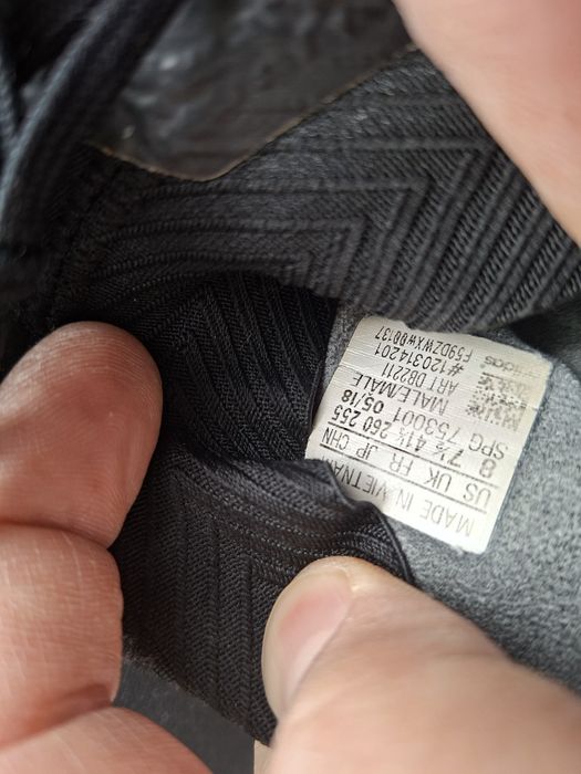 Бутонки Adidas Nemezis и маратонки Nike