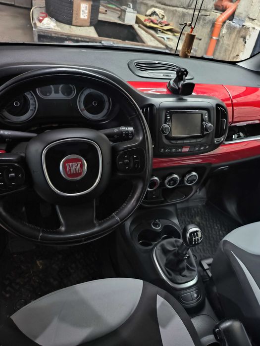 Fiat 500 L на части