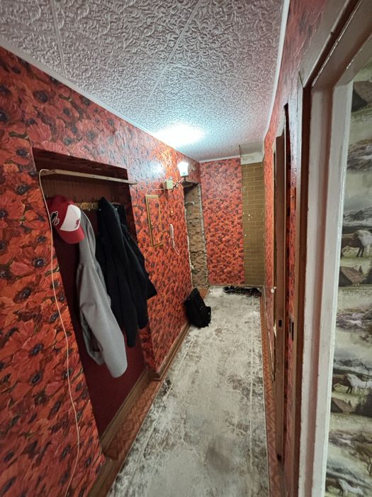 Продам 2 комнатую кайсенова 125