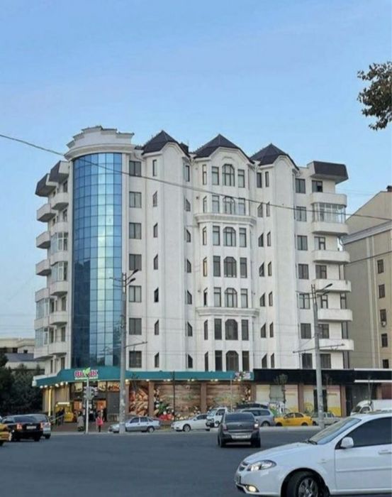 Аренда Гагарина над Буюк супермаркетом