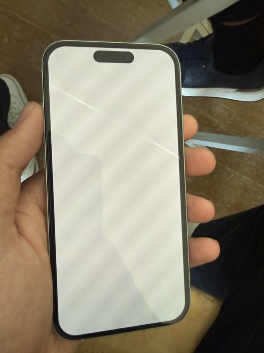 iPhone 15 green ideal holatda