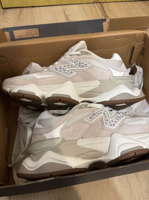 Дамски обувки New Balance 9060