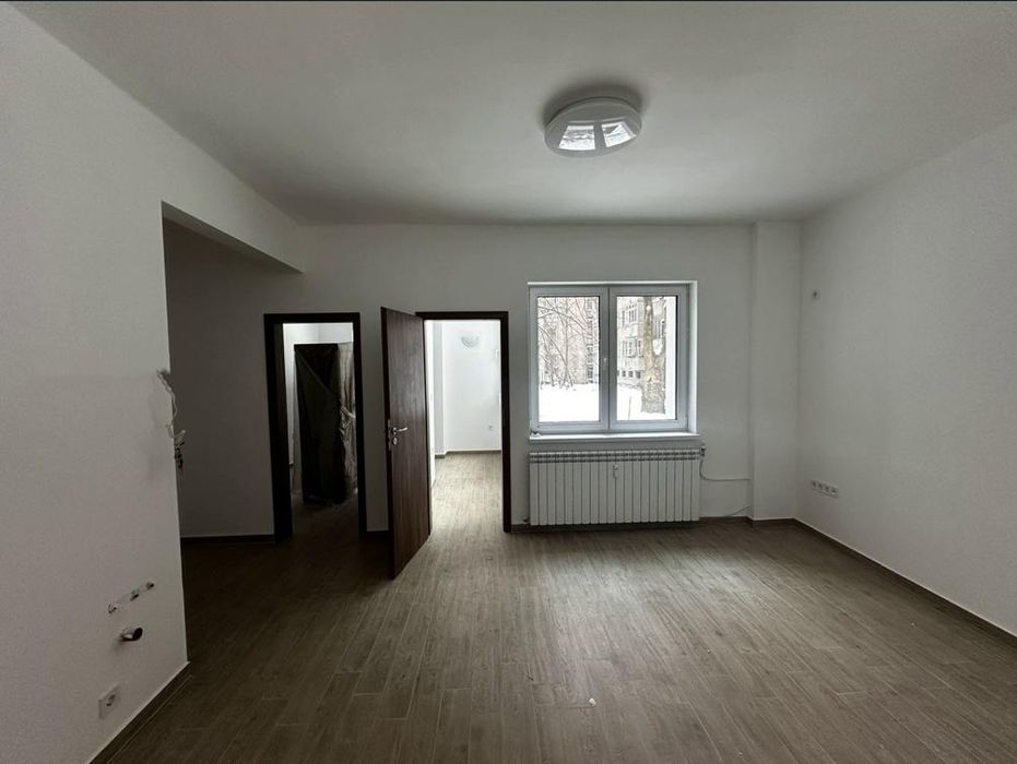 Дава се под наем Двустаен апартамент в София, Център - 41 кв.м за 900 € - Снимка #2