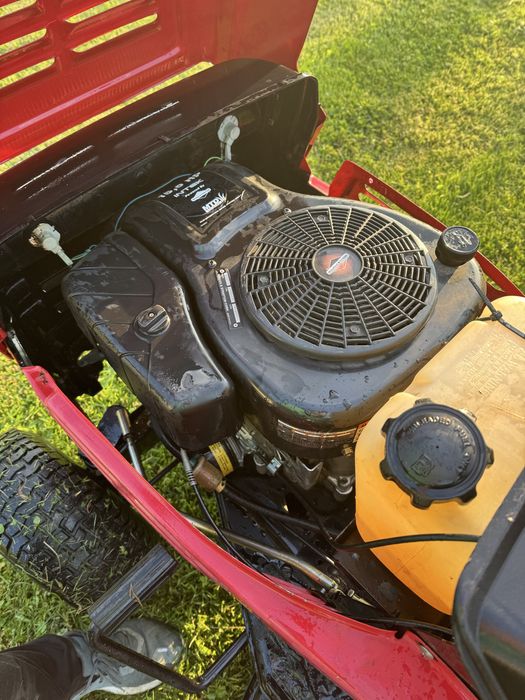 Tractoras tuns iarba MTD 15.5 cai