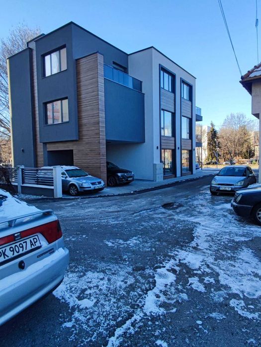 Дава се под наем Магазин в Перник, Център - 130 кв.м за 890 € - Снимка #2