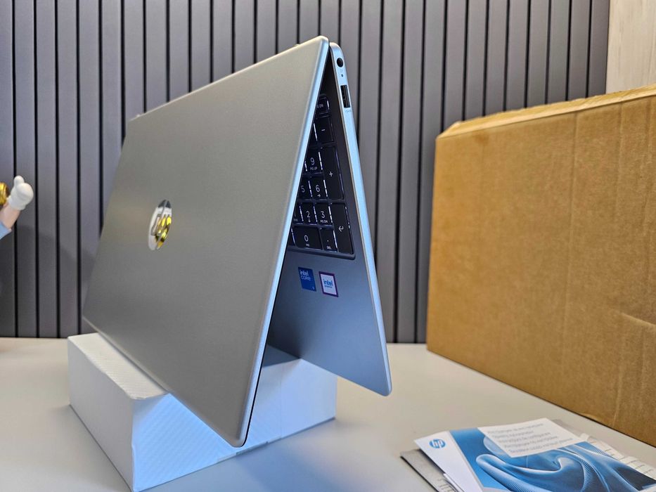 ПРОДАМ HP Laptop 15FD1097 Ноутбук Core™i5-120U/16GB/512SSD/15.6"FullHD