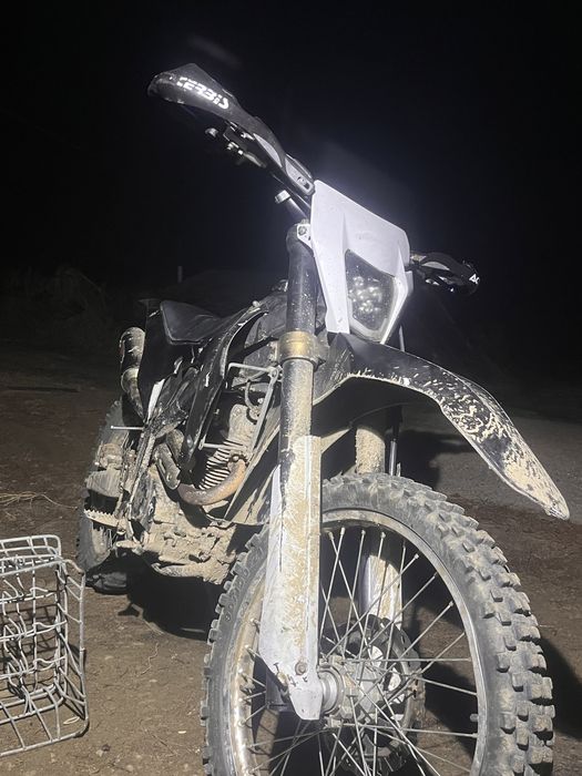 Кросач 250куб срочно !!!