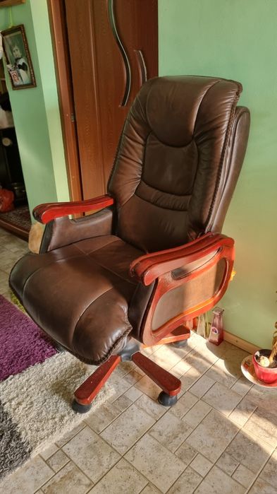 Scaun birou din piele naturala directorial
