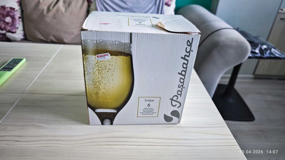 Чаши за шампанско или вино