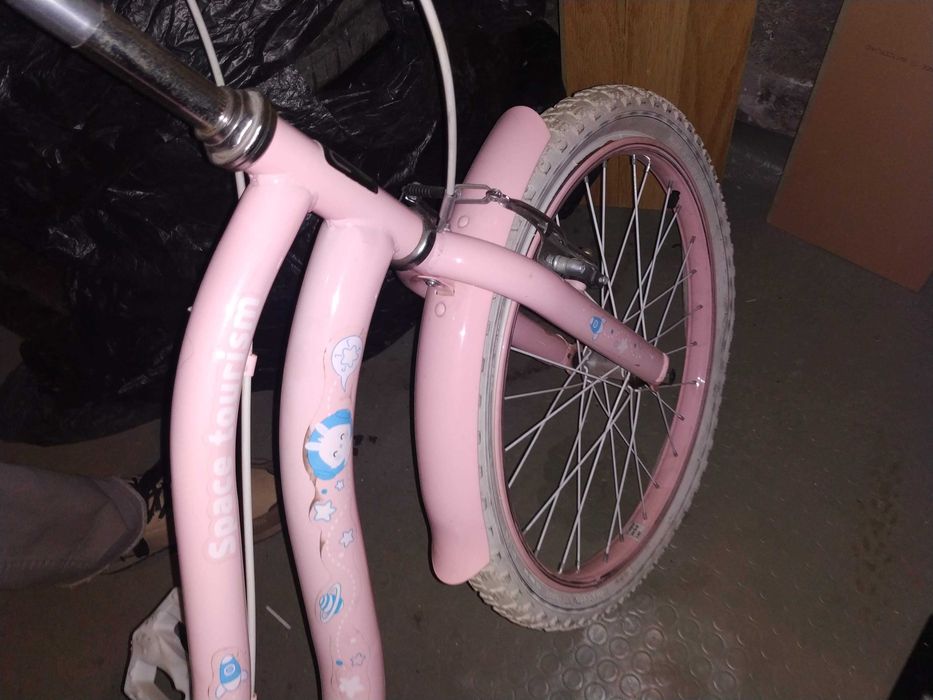 Розово детско колело,почти ново