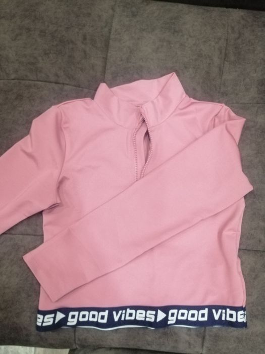 Свитшот женский без рукавов с капюшоном