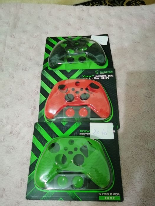 Vând huse silicon protecție joystick Xbox