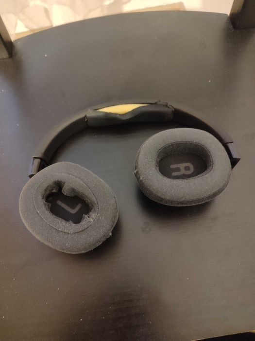 JBL TUNE700BT Bluetooth слушалки