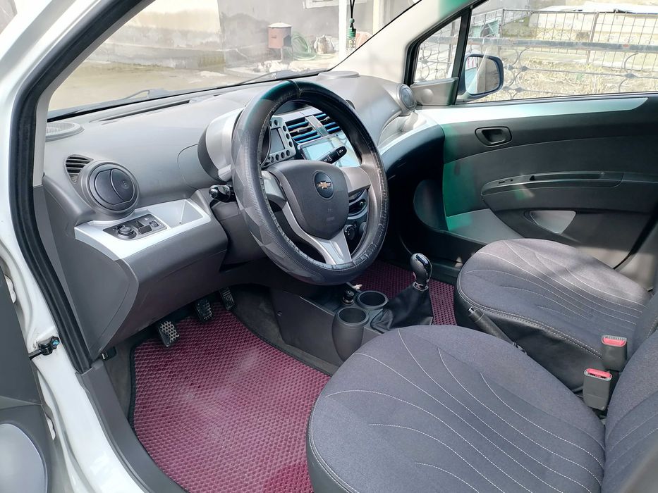 Продаётся Spark 2012 года 3 позиции