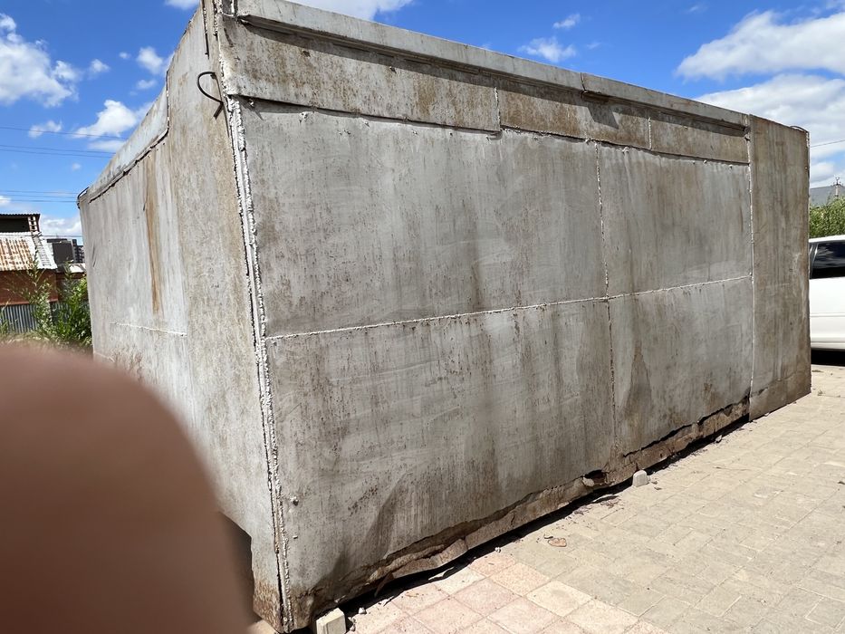 Железный гараж